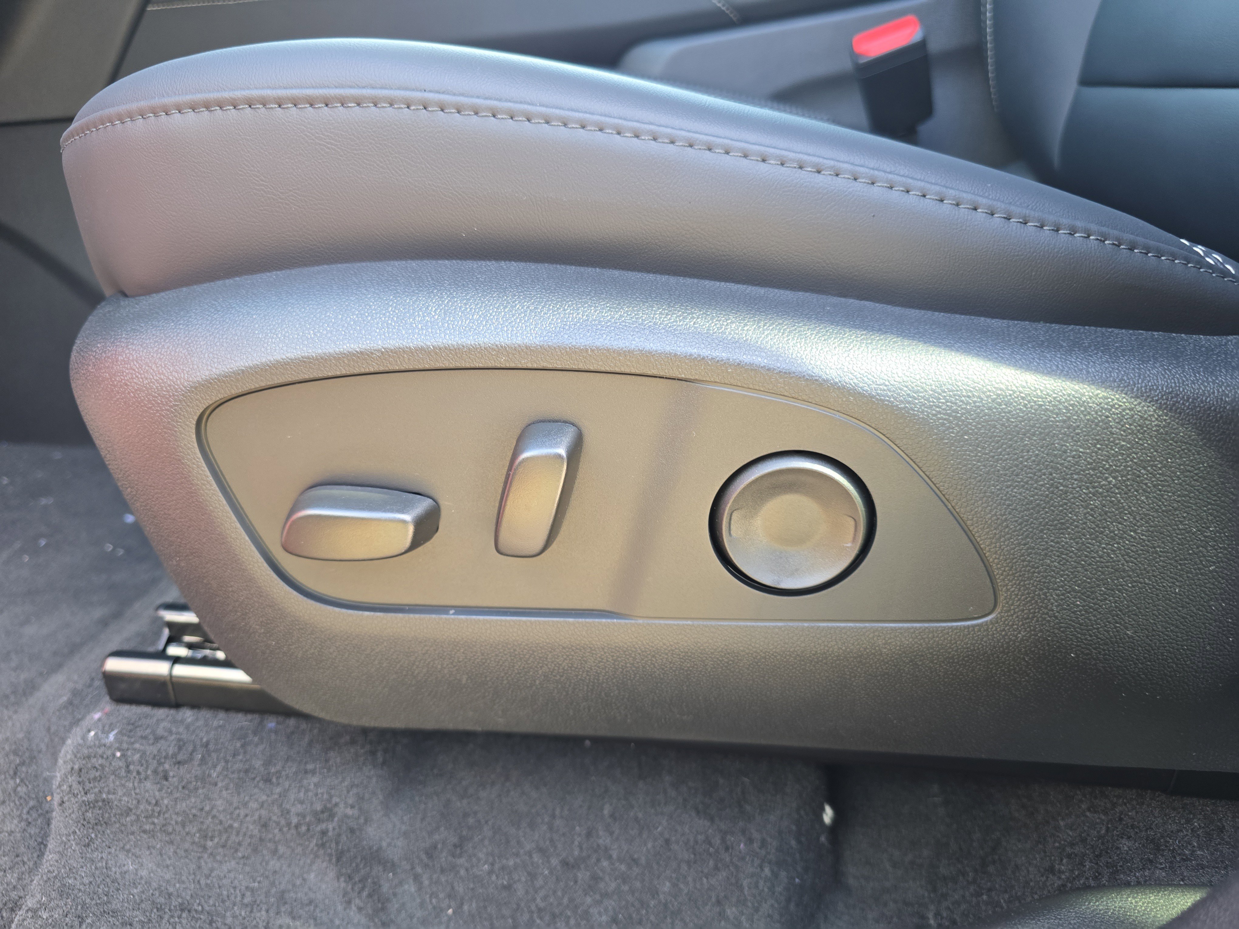 New 2026 GMC Acadia Elevation image 13