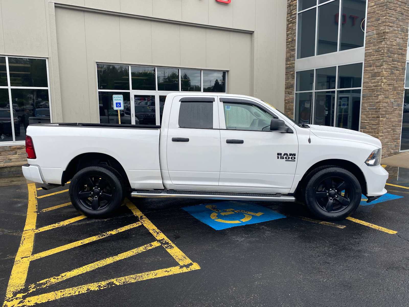 Used 2019 RAM 1500 Express w/ Express Value Package AWD/4WD image 15