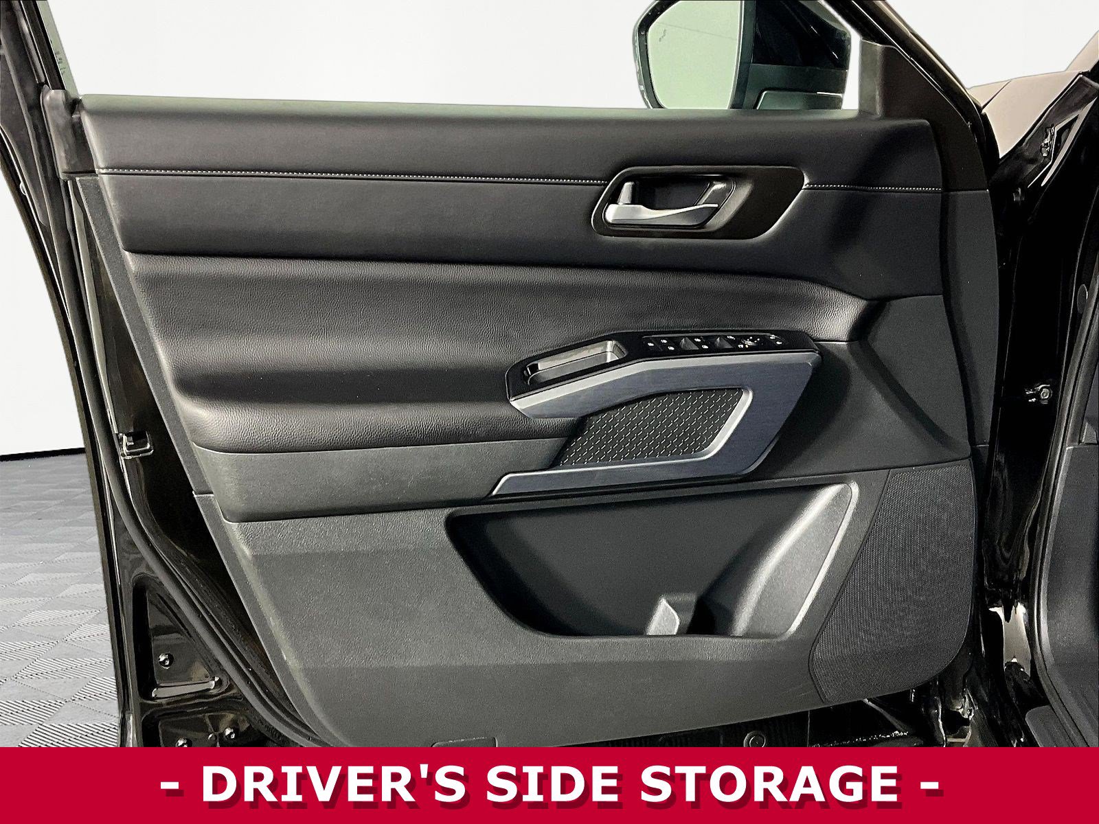 Used 2024 Nissan Pathfinder SL AWD/4WD image 19