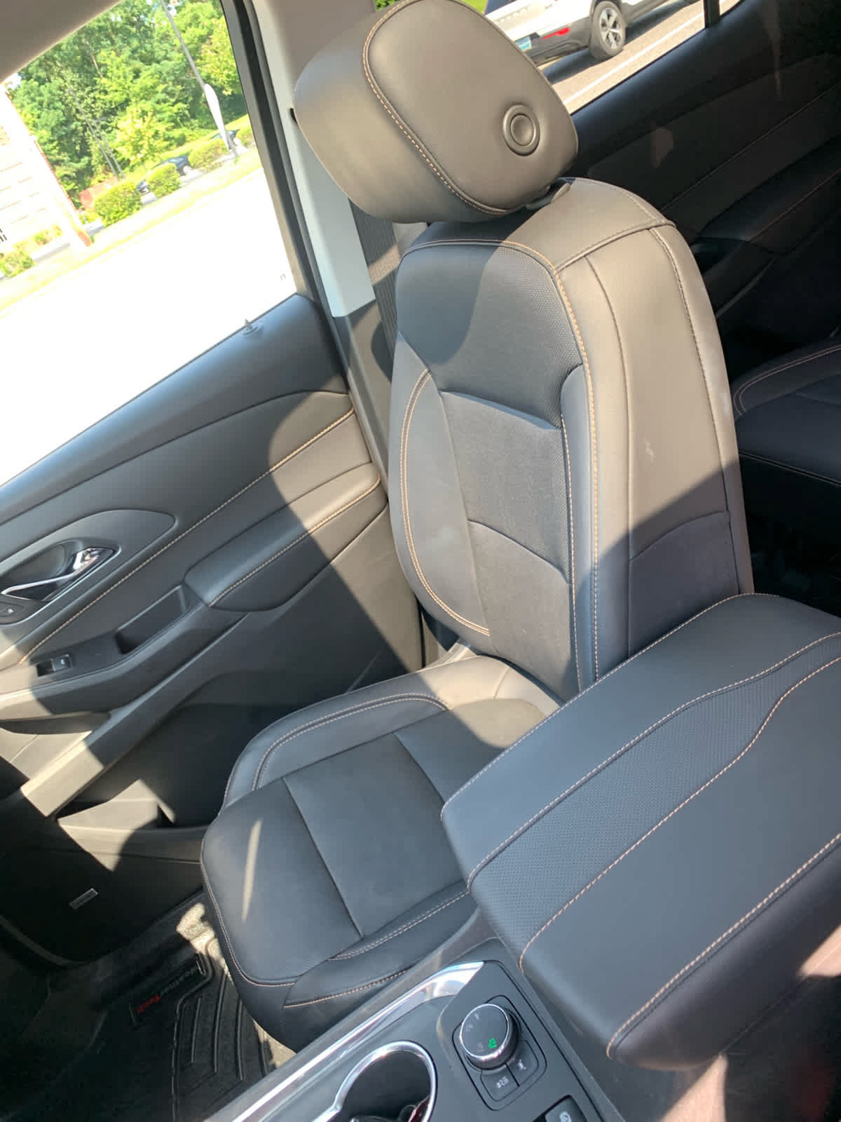 Used 2020 Chevrolet Traverse Premier AWD/4WD image 21