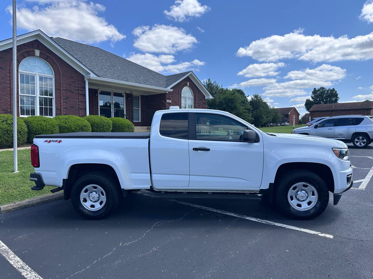 Used 2019 Chevrolet Colorado W/T AWD/4WD image 10