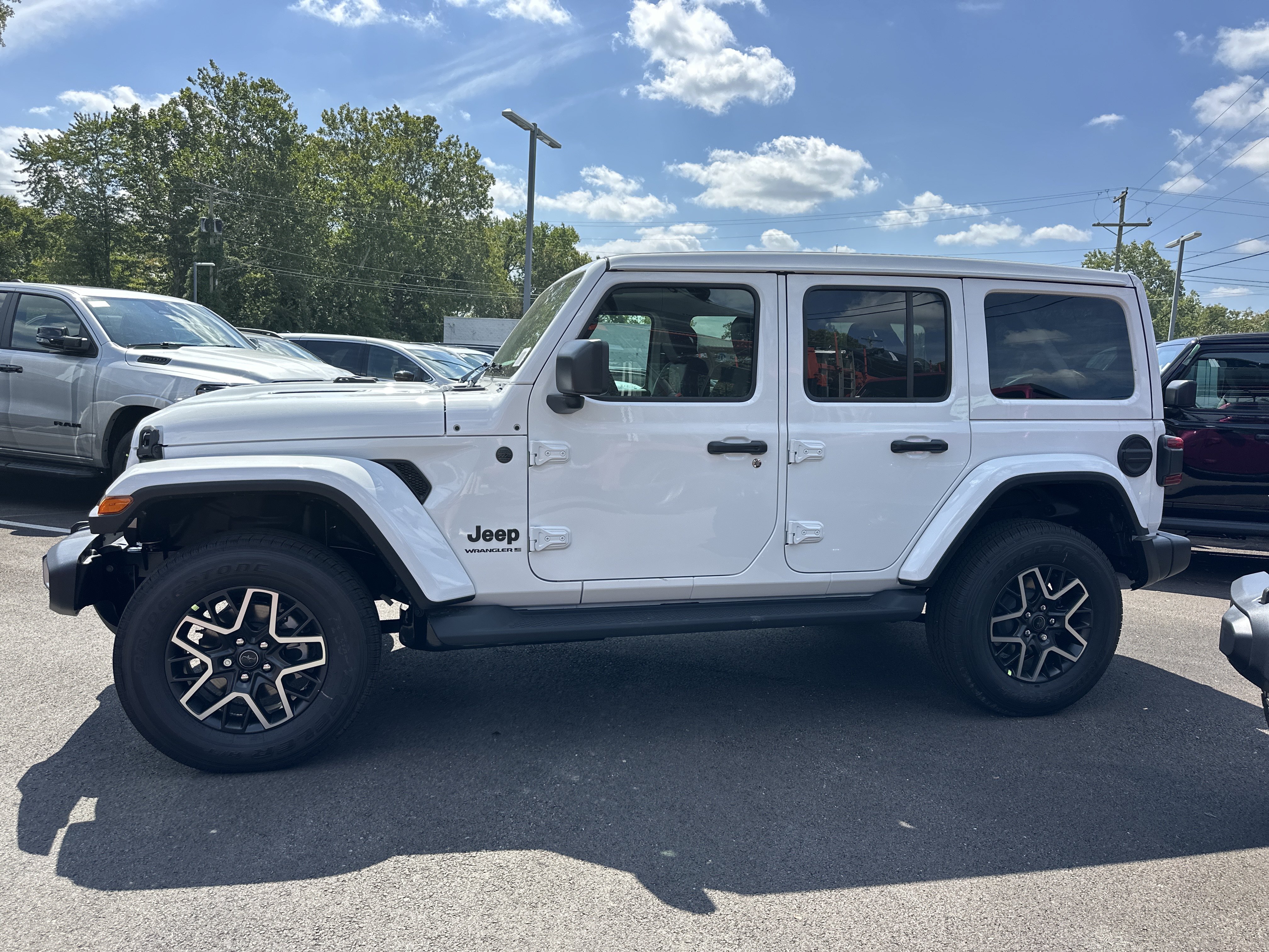 New 2027 Jeep Wrangler Unlimited Sahara AWD/4WD image 27