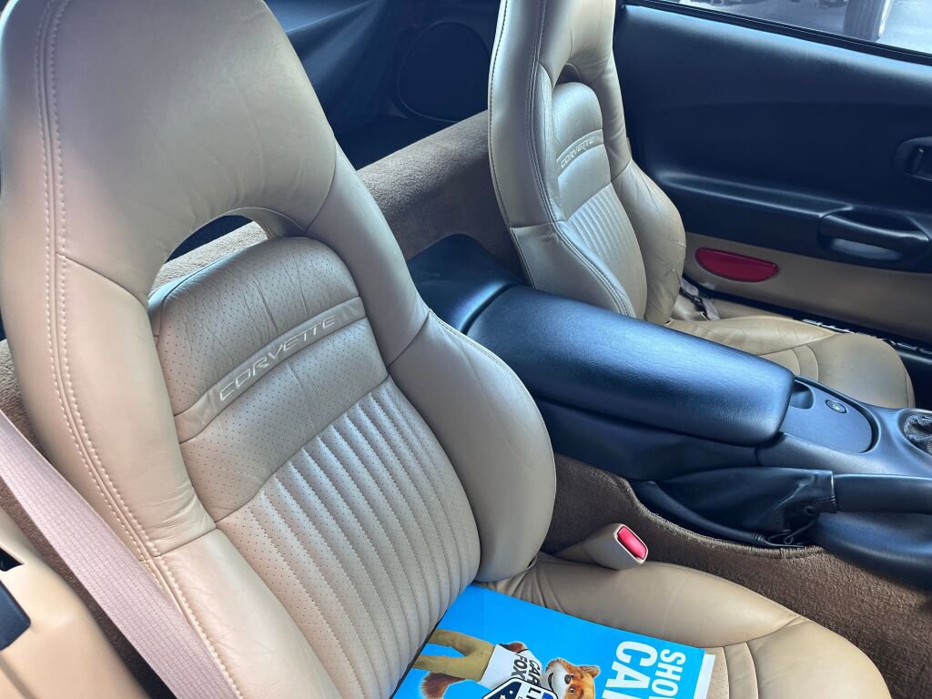 Used 1998 Chevrolet Corvette Coupe w/ Memory Pkg image 25