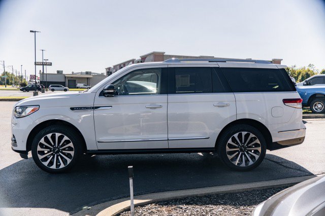 Used 2022 Lincoln Navigator Reserve image 5