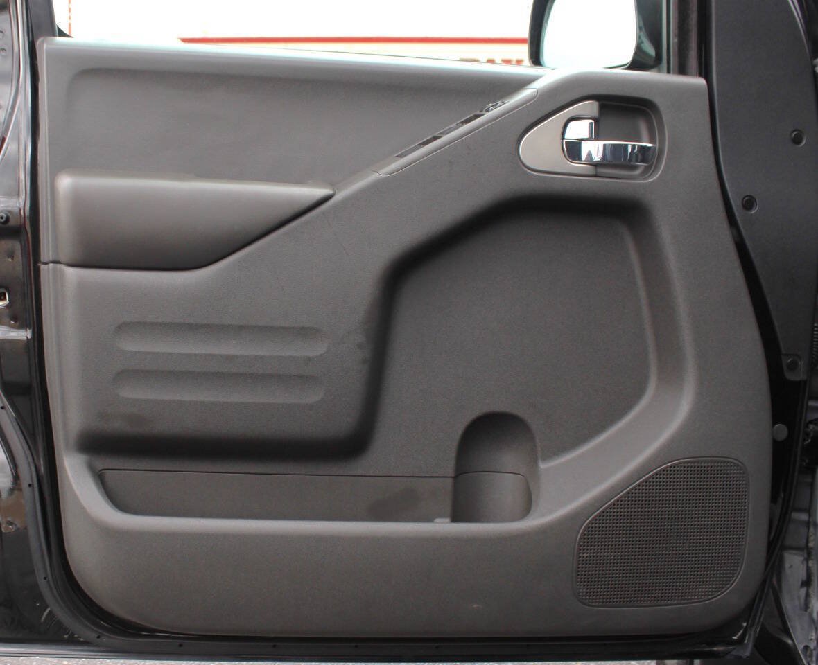 Used 2018 Nissan Frontier PRO-4X AWD/4WD image 17