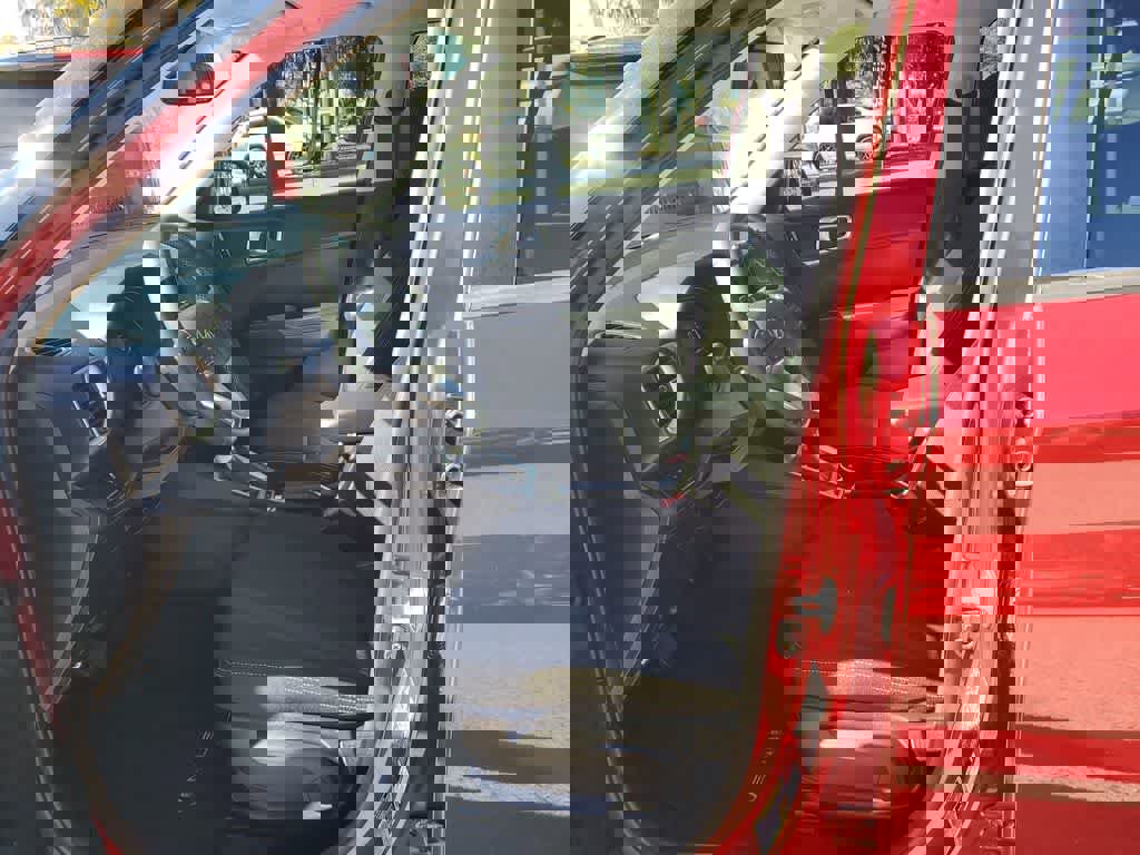 Used 2024 Hyundai Venue SEL image 21