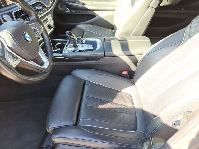 Used 2019 BMW 750i image 23