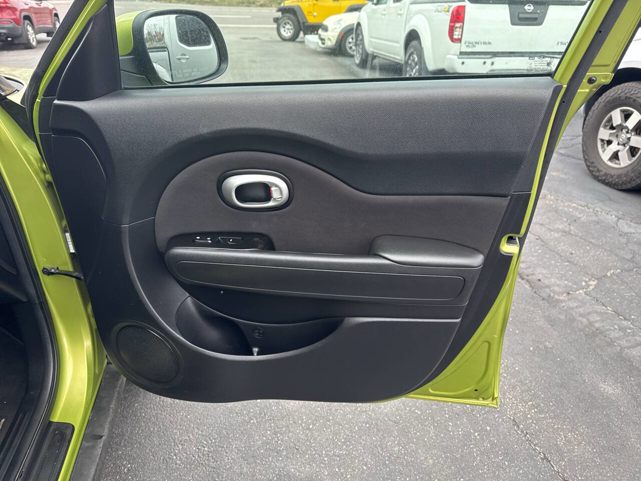 Used 2015 Kia Soul image 25