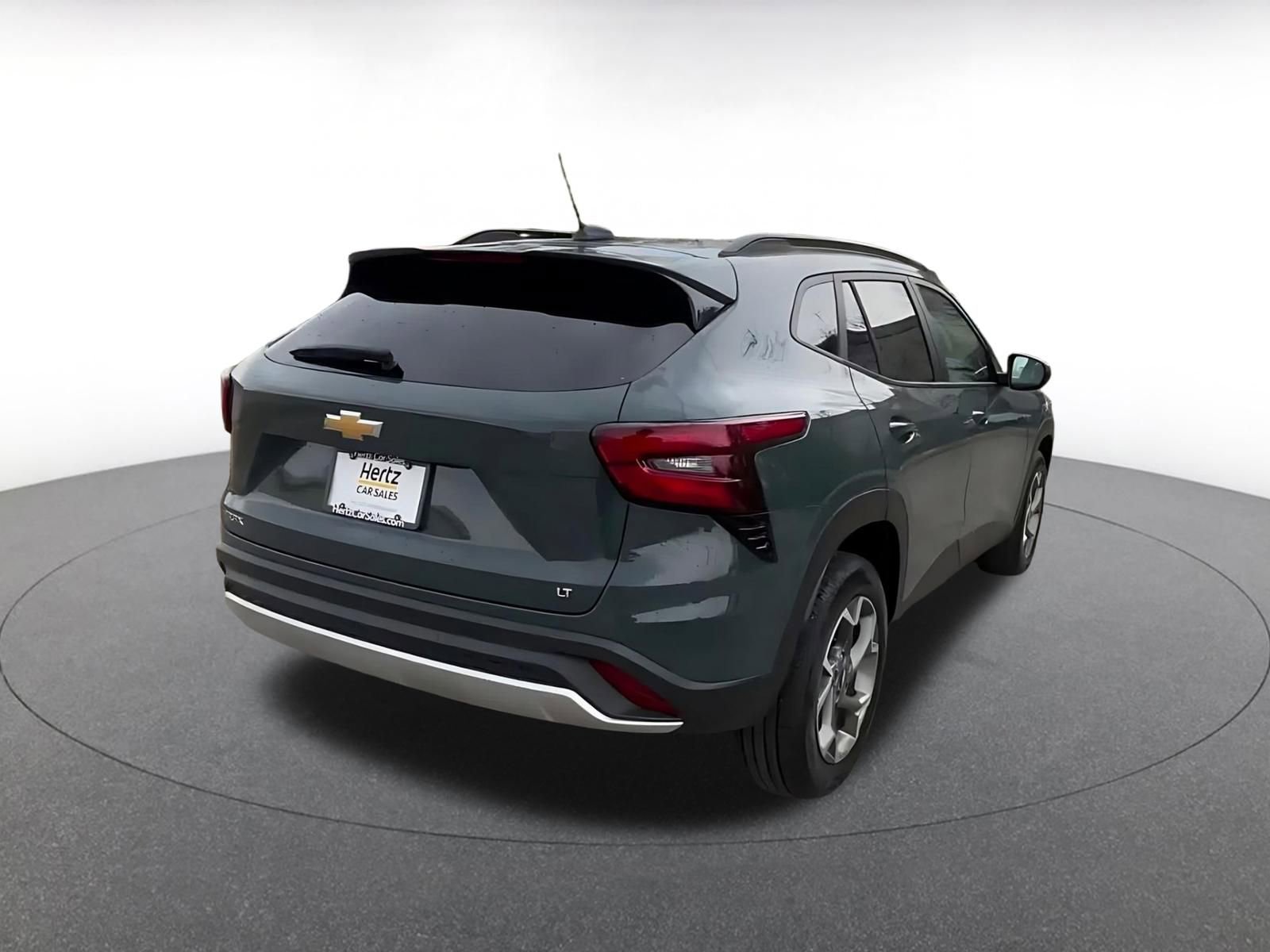 Used 2025 Chevrolet Trax LT image 14