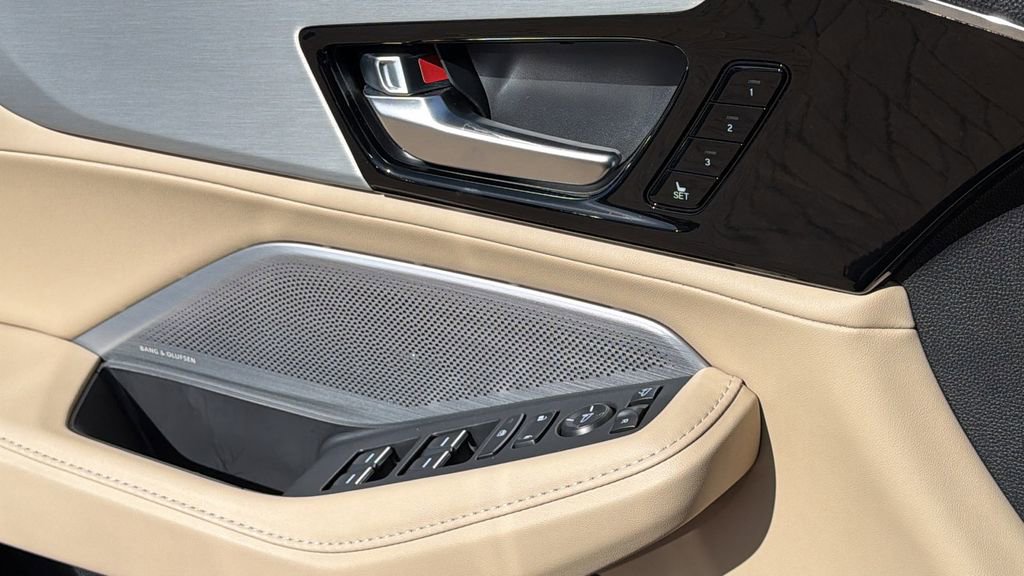 Used 2025 Acura MDX w/ Technology Package image 22