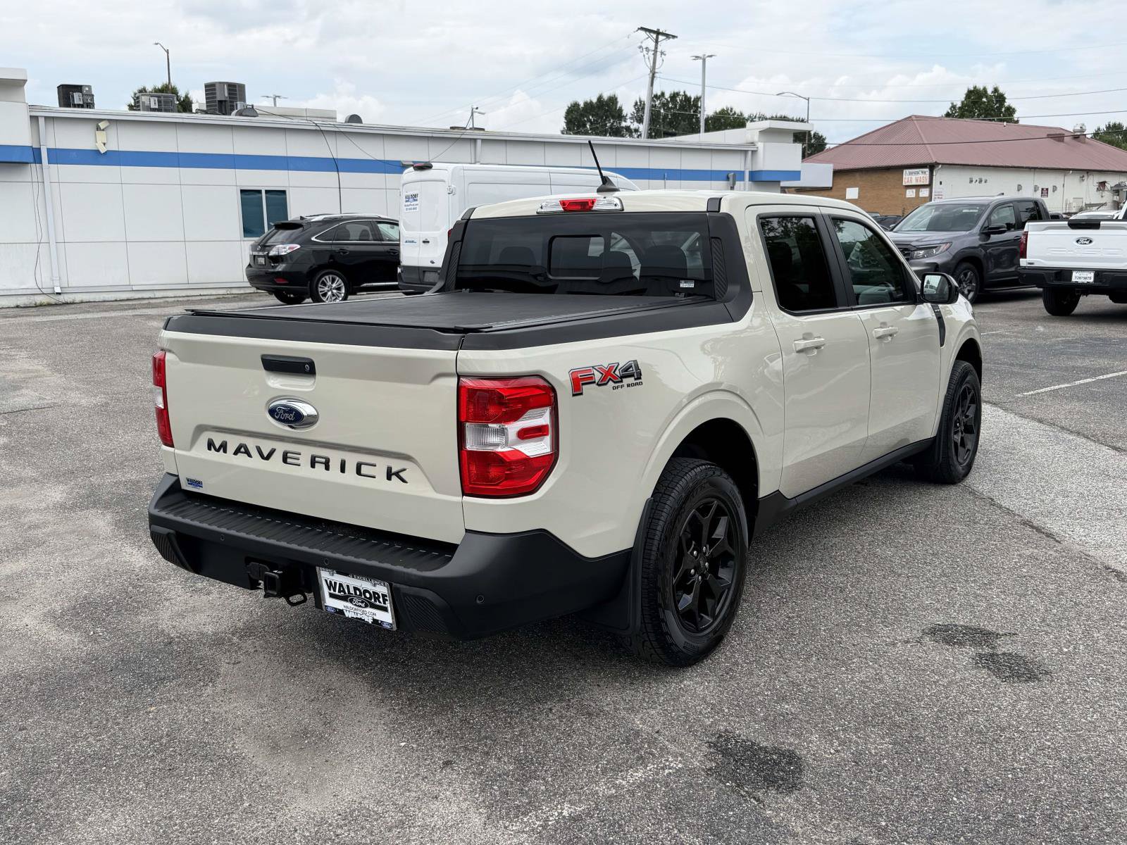 Used 2024 Ford Maverick Lariat w/ FX4 Off-Road Package AWD/4WD image 2