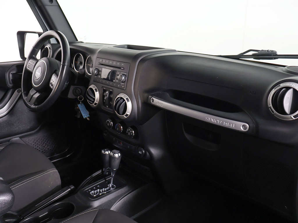 Used 2018 Jeep Wrangler Unlimited Sahara AWD/4WD image 22