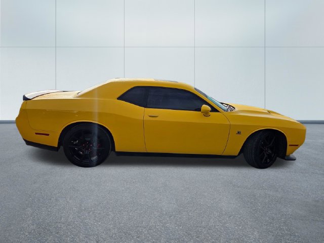 Used 2017 Dodge Challenger R/T Scat Pack w/ Leather Interior Group RWD image 8