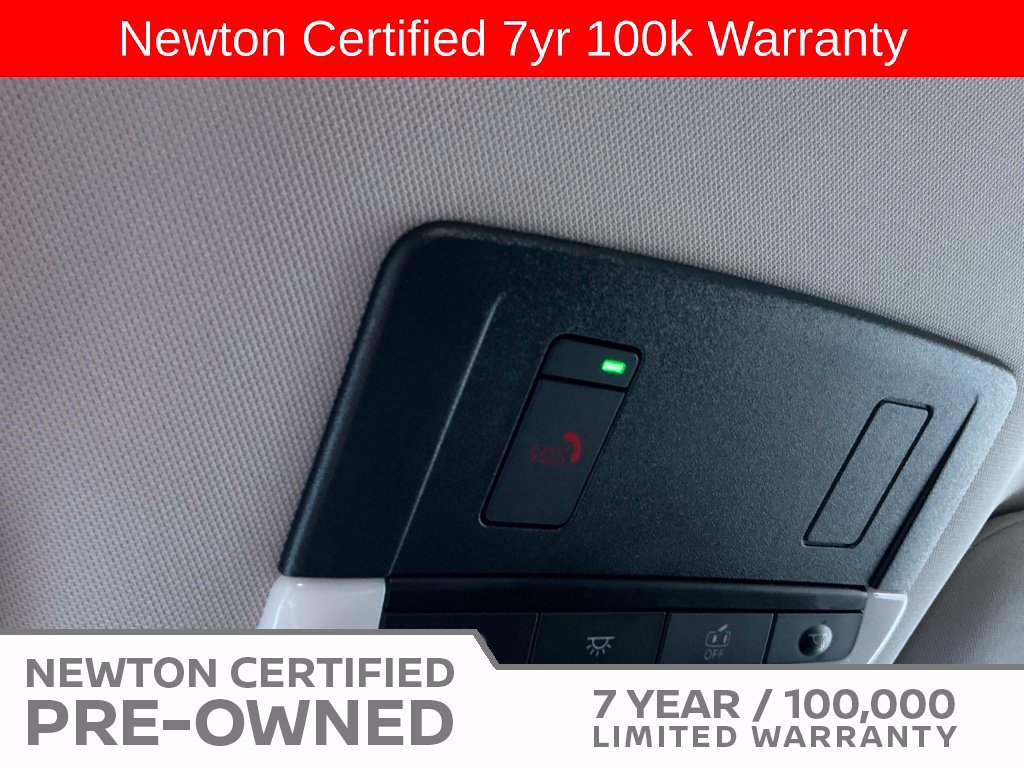 Used 2025 Nissan Pathfinder SV FWD image 30