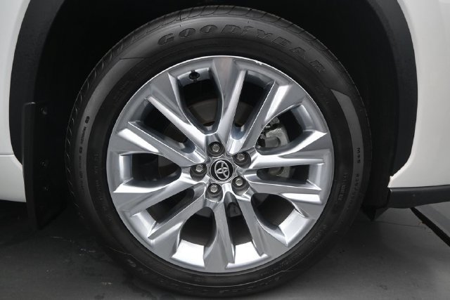 Used 2026 Toyota Highlander Limited AWD/4WD image 18