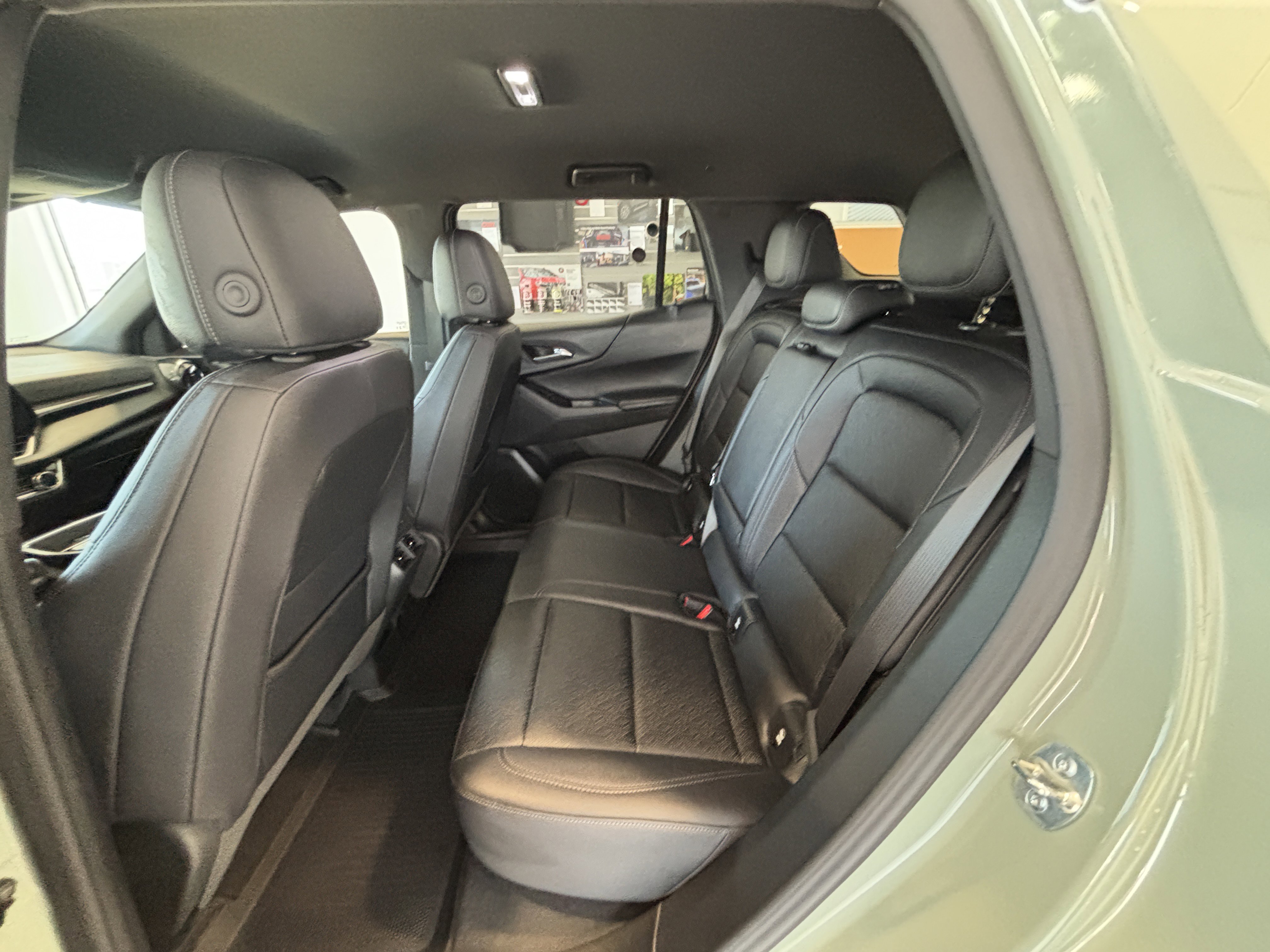 Used 2025 Chevrolet Equinox LT w/ Convenience Package II AWD/4WD image 17
