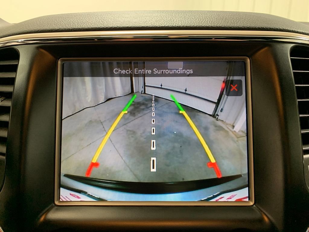 Used 2017 Jeep Grand Cherokee Laredo image 28