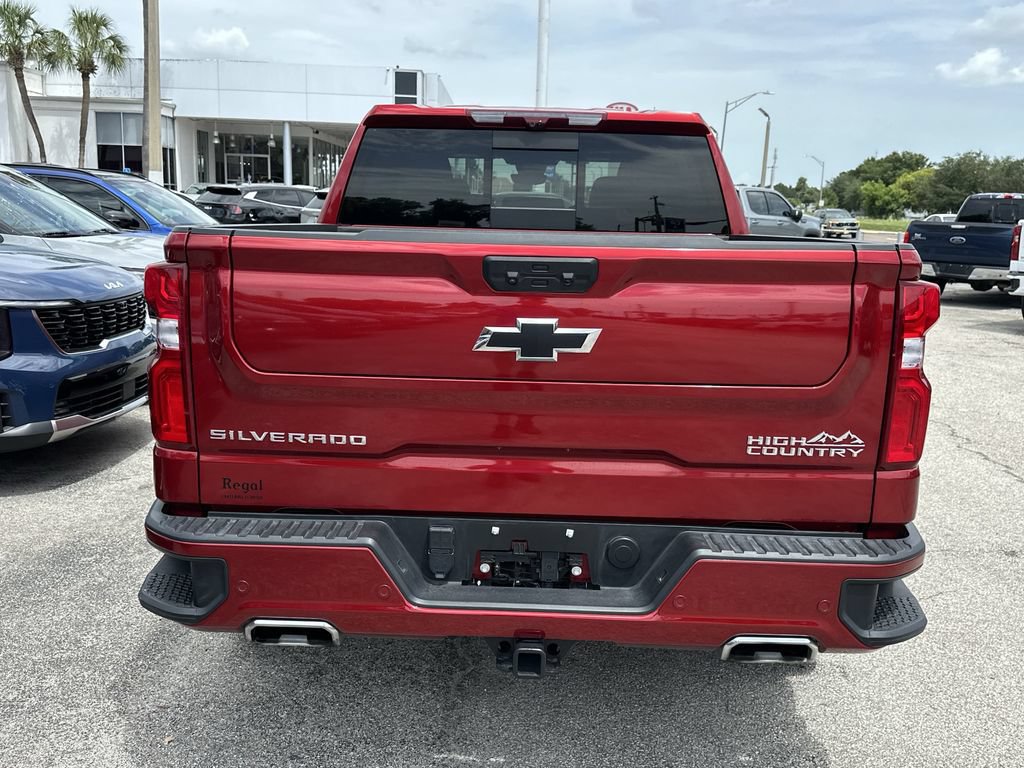 Used 2025 Chevrolet Silverado 1500 High Country w/ Technology Package AWD/4WD image 6