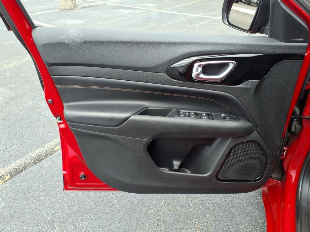 Used 2022 Jeep Compass Limited image 8