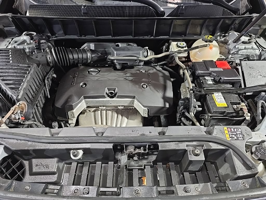 Used 2018 GMC Acadia SLE FWD image 11