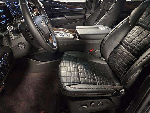 Used 2023 Cadillac Escalade Sport Platinum w/ LPO, ONYX Package image 16