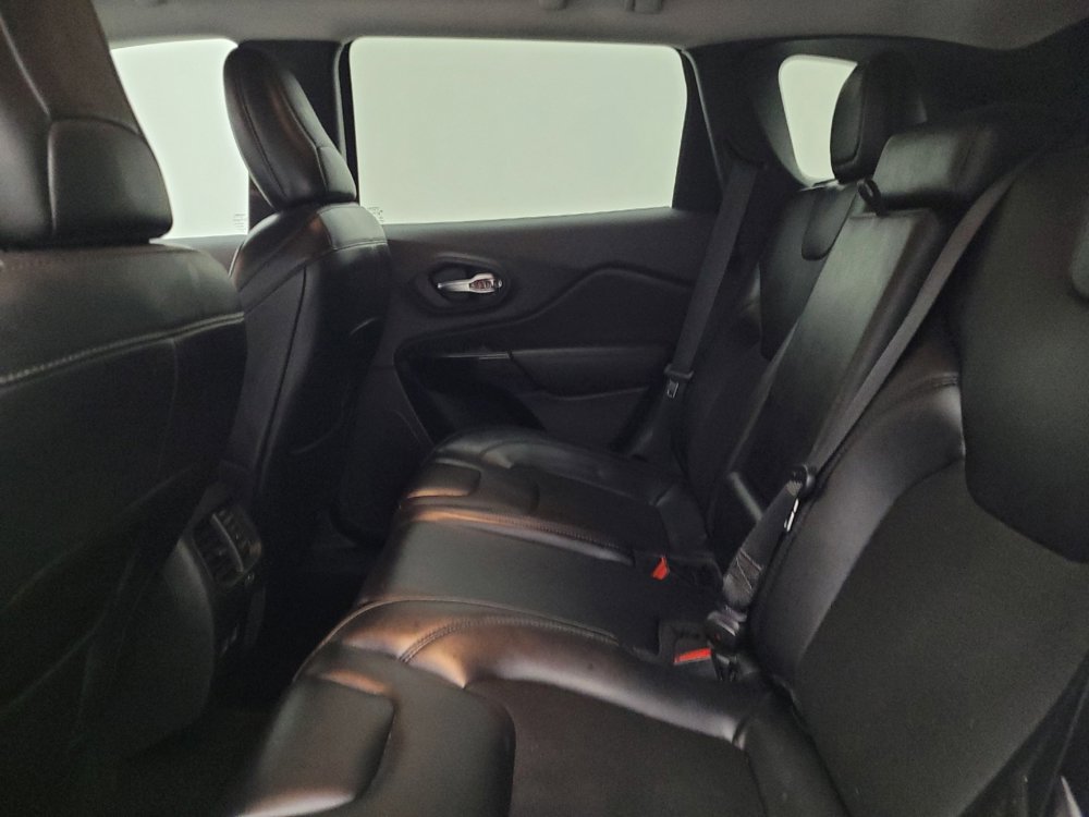 Used 2021 Jeep Cherokee Latitude Plus image 18