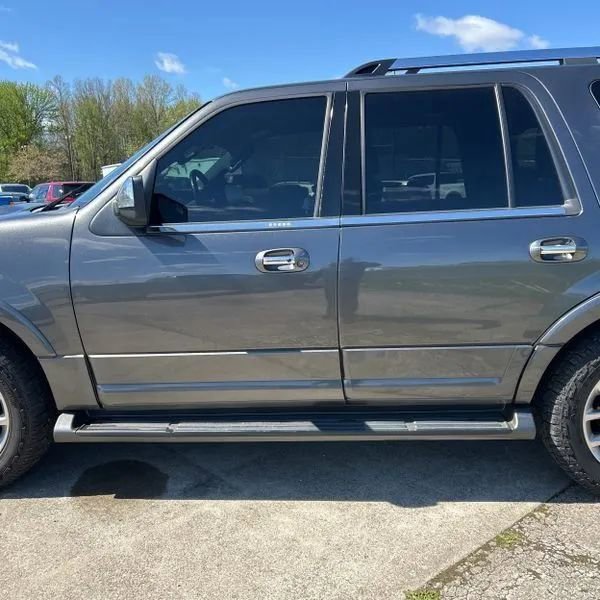 Used 2017 Ford Expedition Limited AWD/4WD image 4