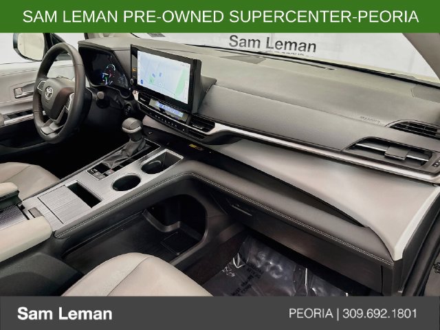 Used 2025 Toyota Sienna XLE w/ XLE Plus Package AWD/4WD image 31