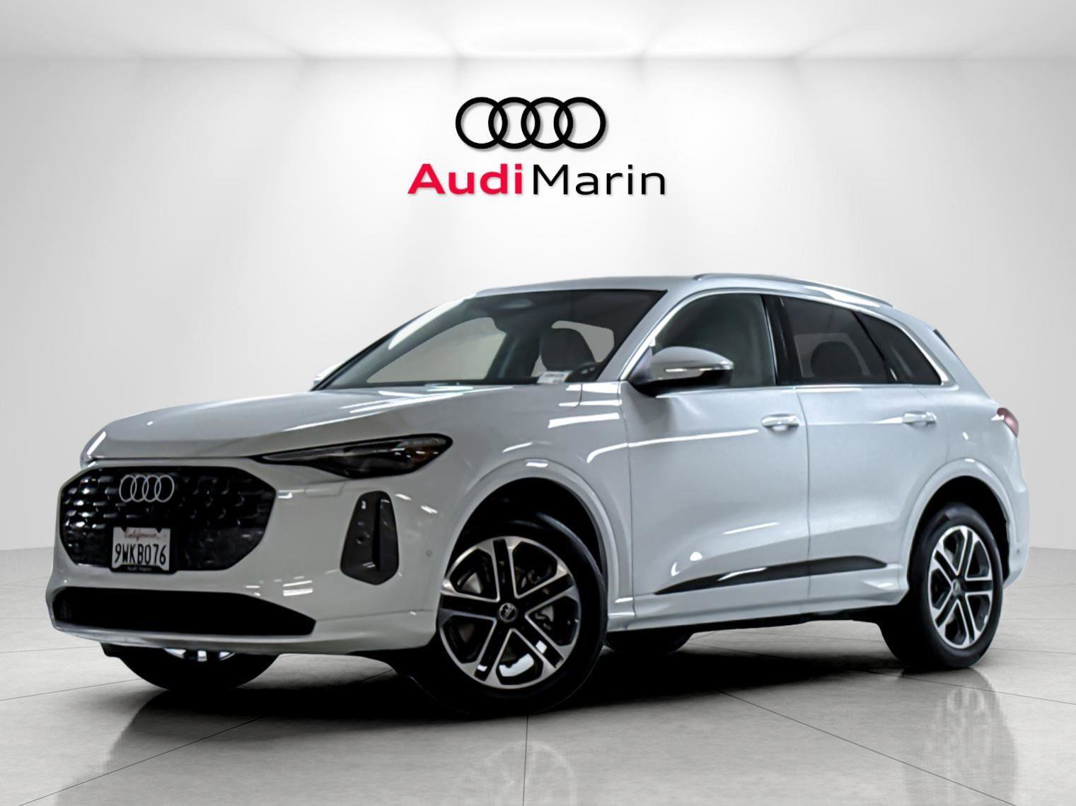 Used 2025 Audi Q5 Premium Plus w/ Premium Plus AWD/4WD image 1
