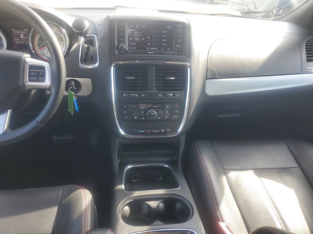 Used 2018 Dodge Grand Caravan GT image 21