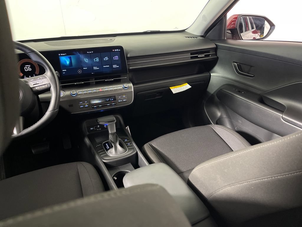 Certified 2025 Hyundai Kona SEL FWD image 17