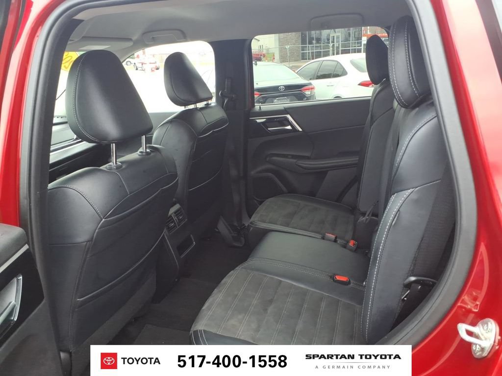 Used 2024 Mitsubishi Outlander SE FWD image 11