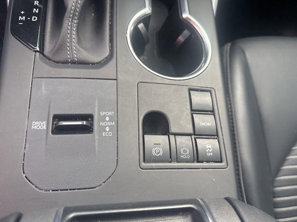 Used 2023 Toyota Highlander XSE FWD image 31