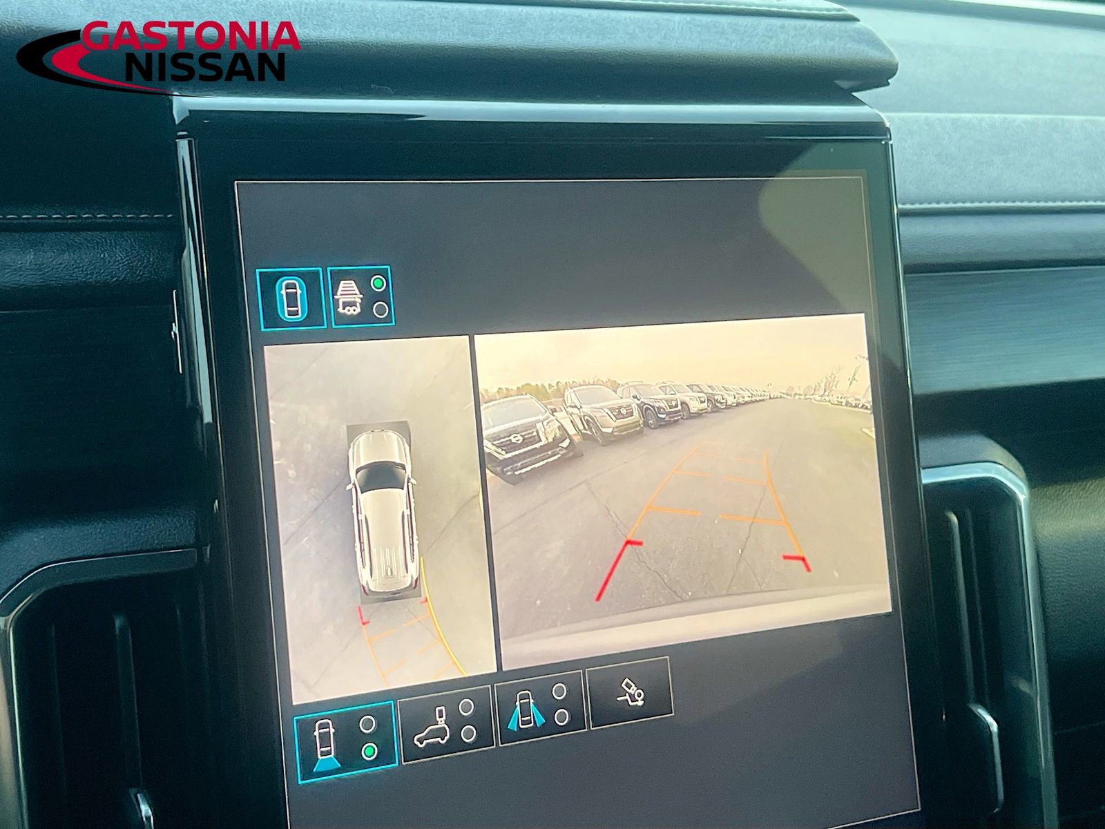 Used 2025 GMC Acadia Elevation image 18