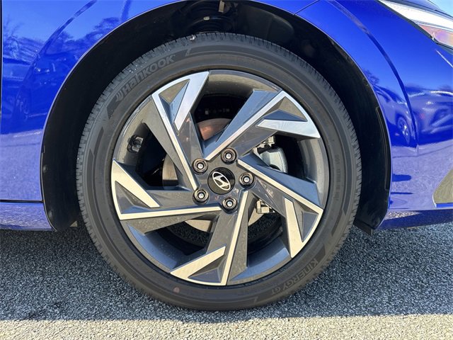 Certified 2025 Hyundai Elantra SEL image 12