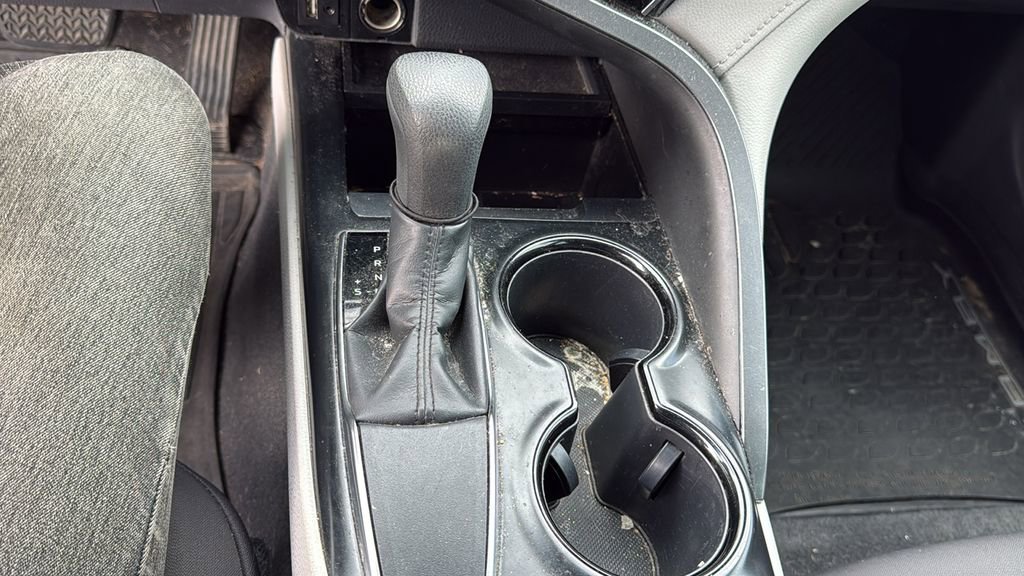 Used 2019 Toyota Camry LE w/ Convenience Package FWD image 10