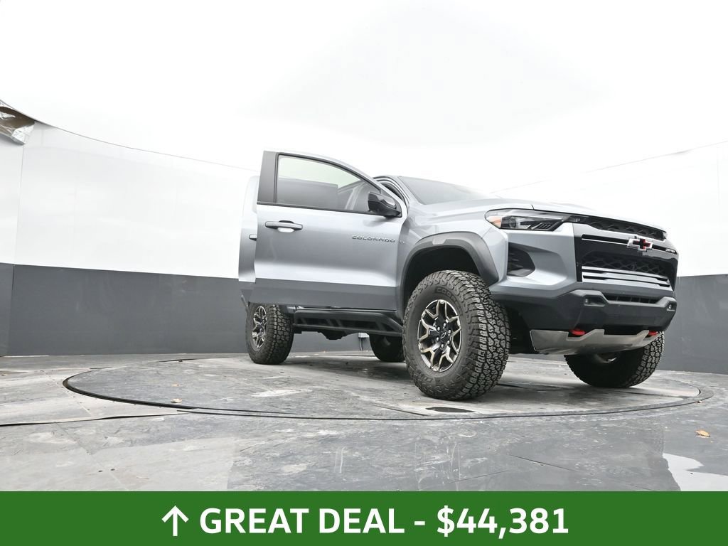 Used 2024 Chevrolet Colorado ZR2 w/ ZR2 Convenience Package III image 70