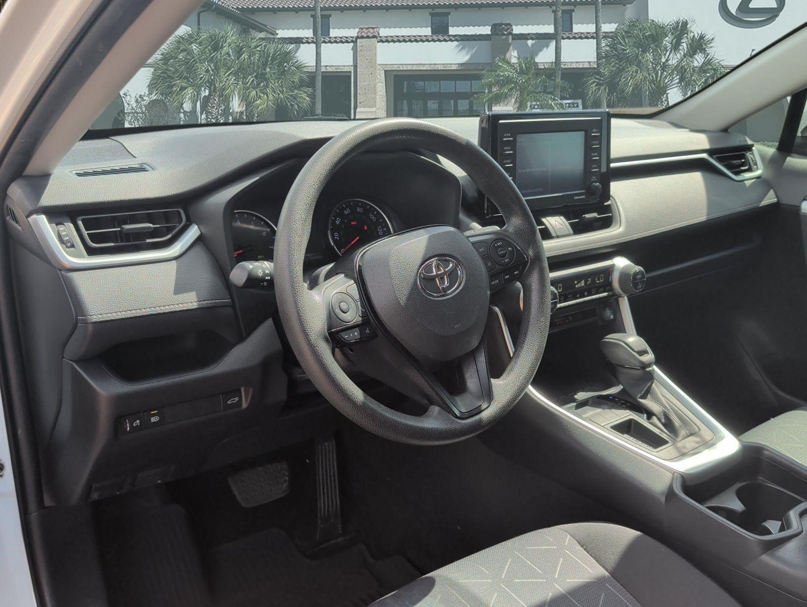 Used 2021 Toyota RAV4 XLE w/ Convenience Package FWD image 12