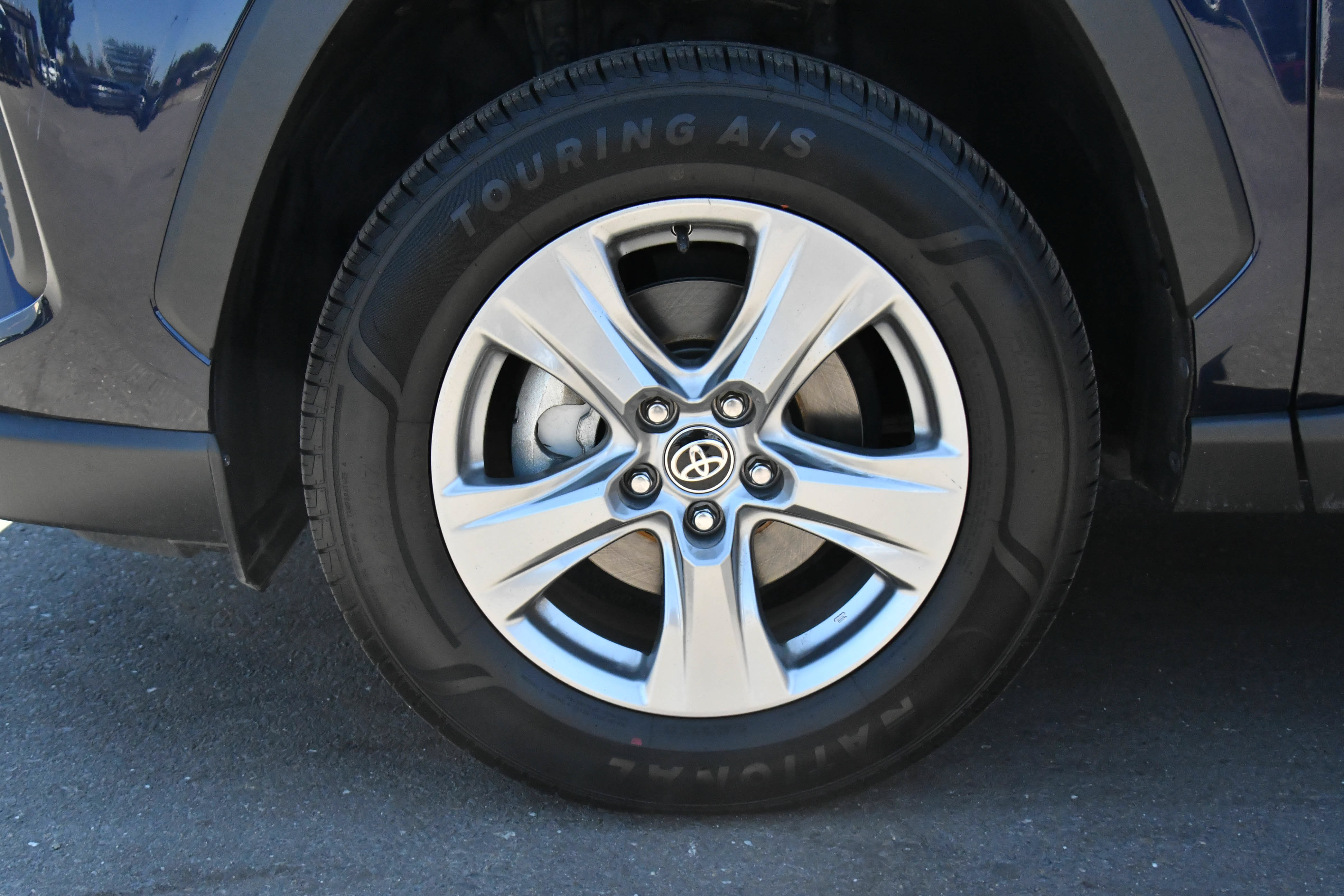 Used 2024 Toyota RAV4 XLE FWD image 12