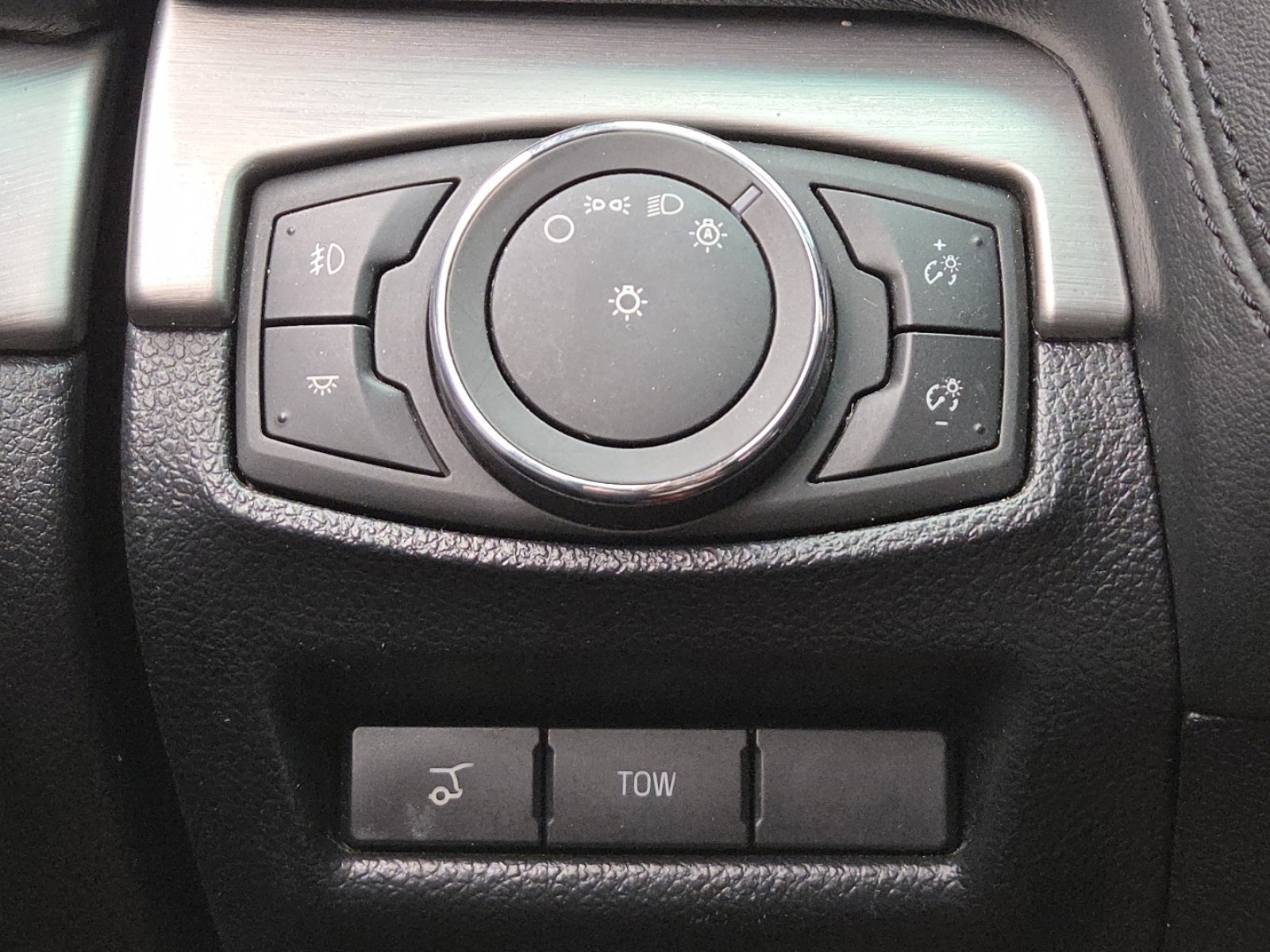 Used 2016 Ford Explorer Platinum AWD/4WD image 31