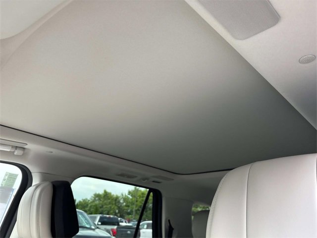 New 2025 Lincoln Navigator L Reserve image 24