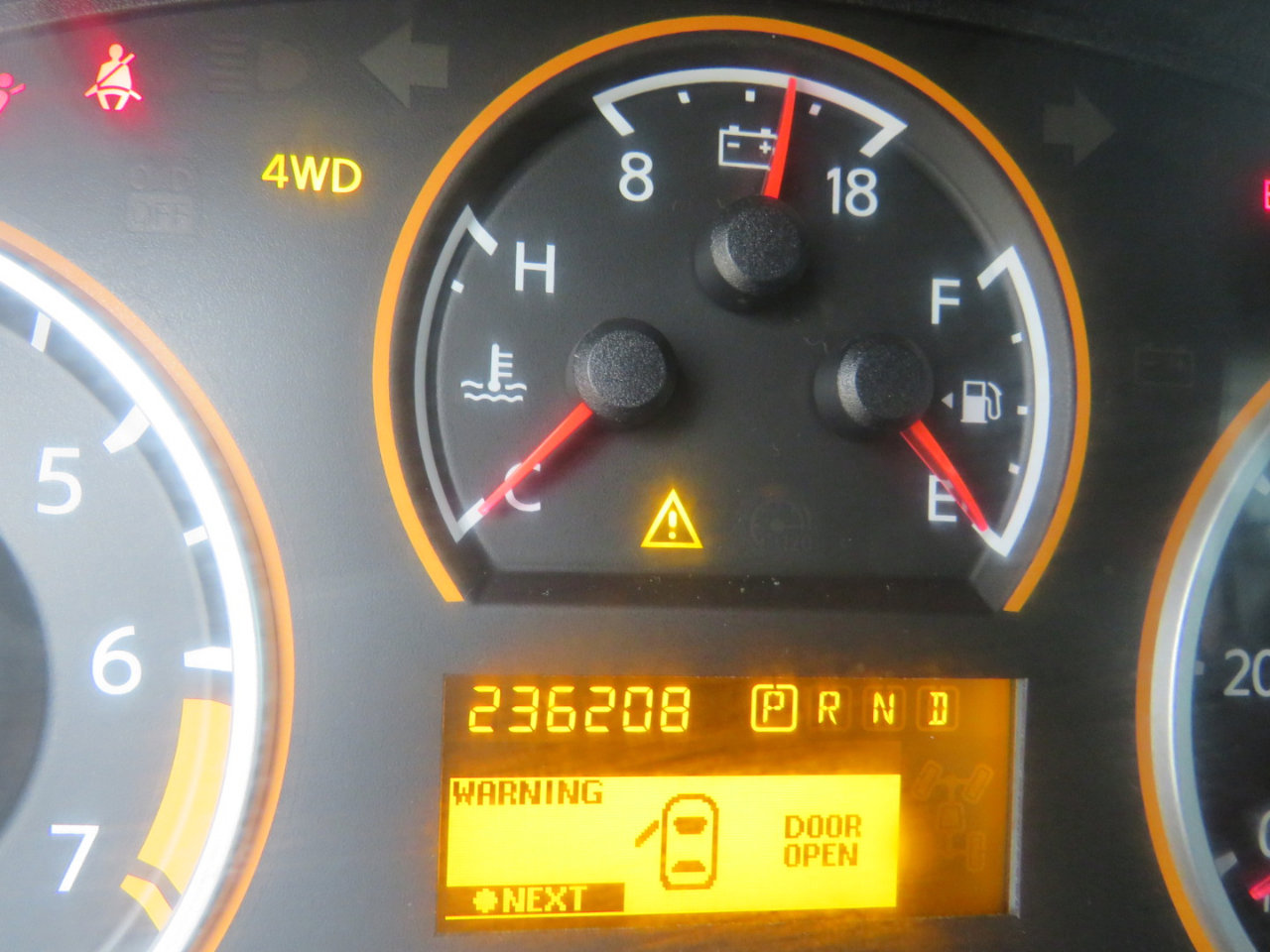 Used 2013 Nissan Armada SV image 12