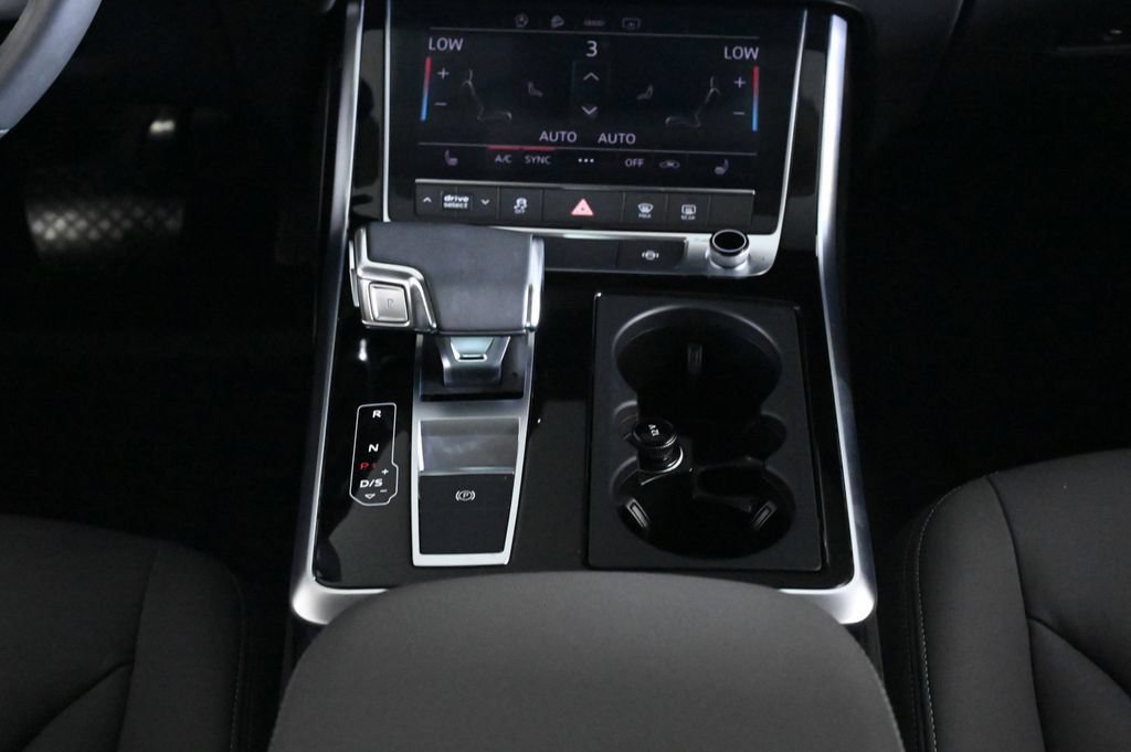Used 2025 Audi Q8 Premium w/ Convenience Package AWD/4WD image 14