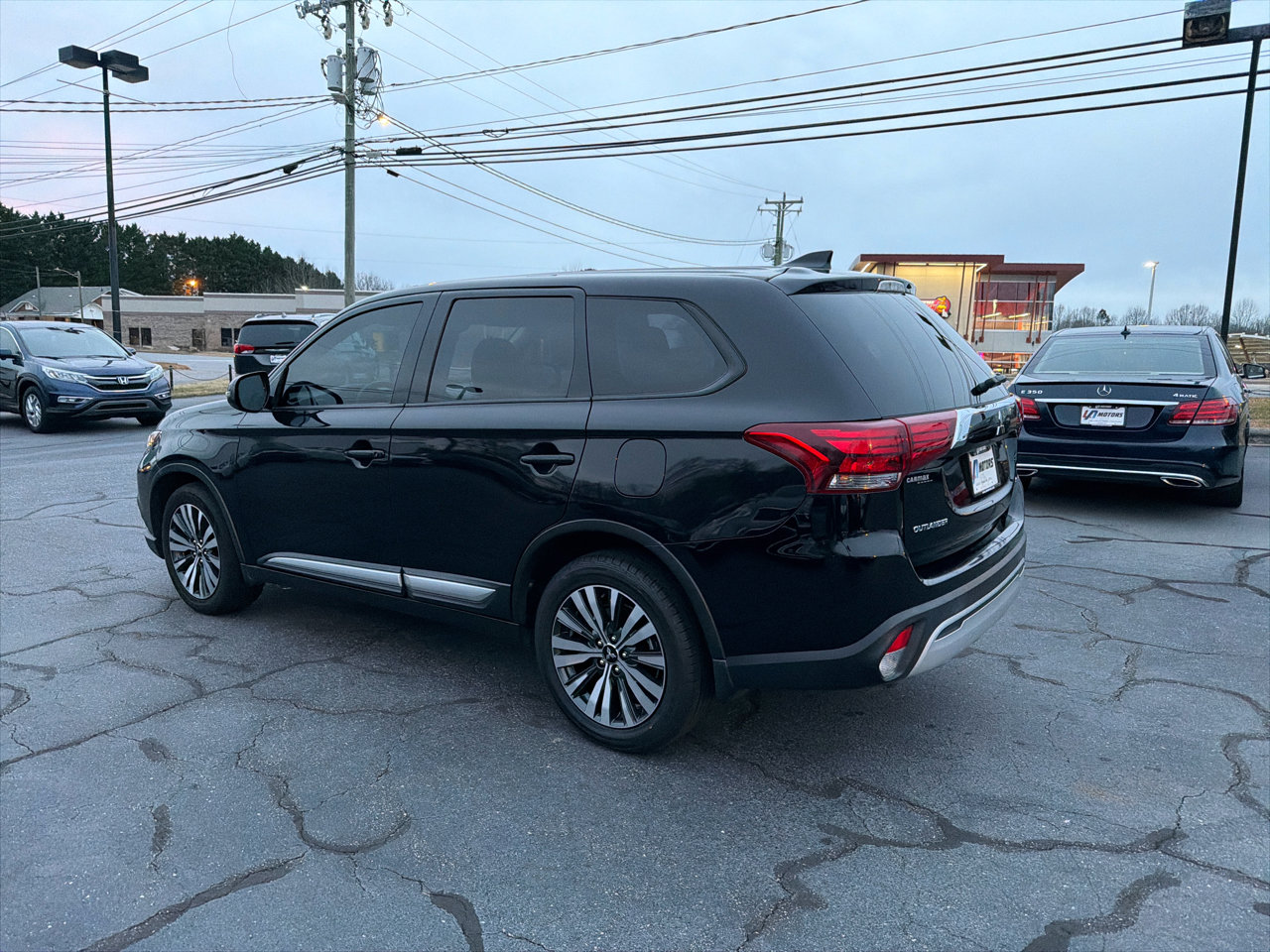 Used 2020 Mitsubishi Outlander SEL image 3
