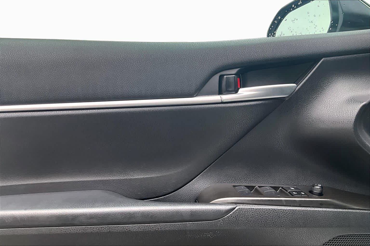 Used 2023 Toyota Camry SE FWD image 21
