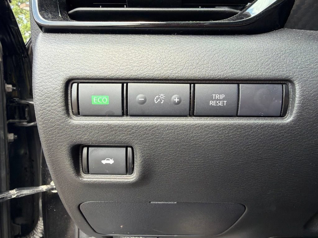 Used 2024 Nissan Sentra SV FWD image 12