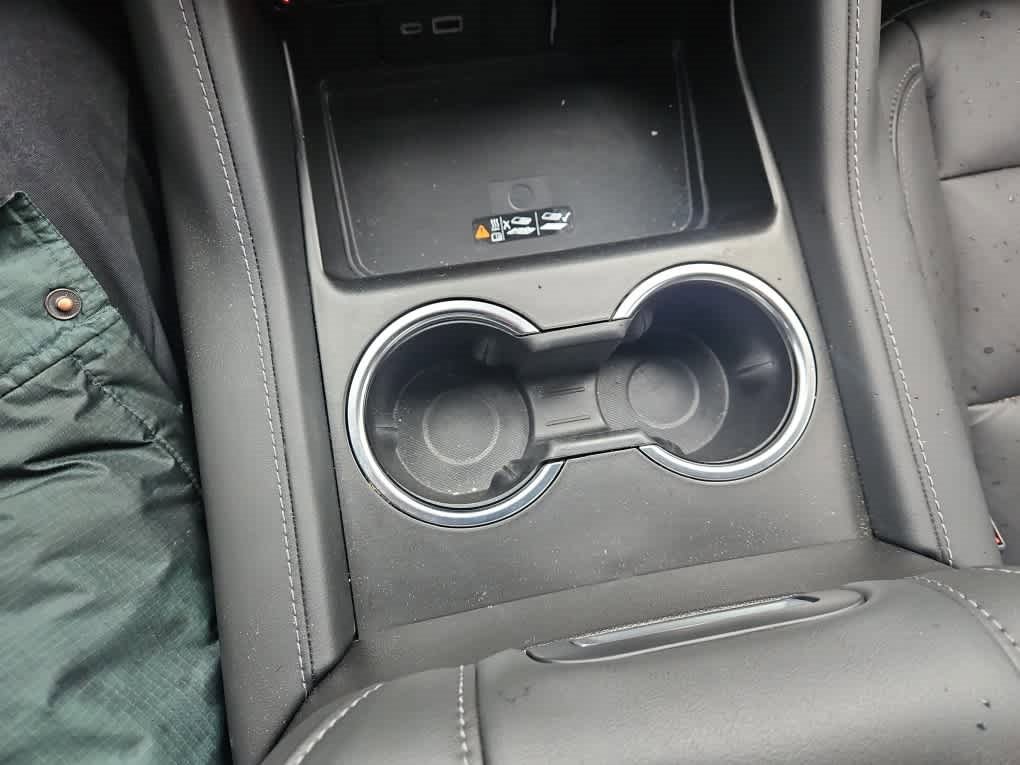 Used 2024 Chevrolet Tahoe Z71 w/ Luxury Package image 18