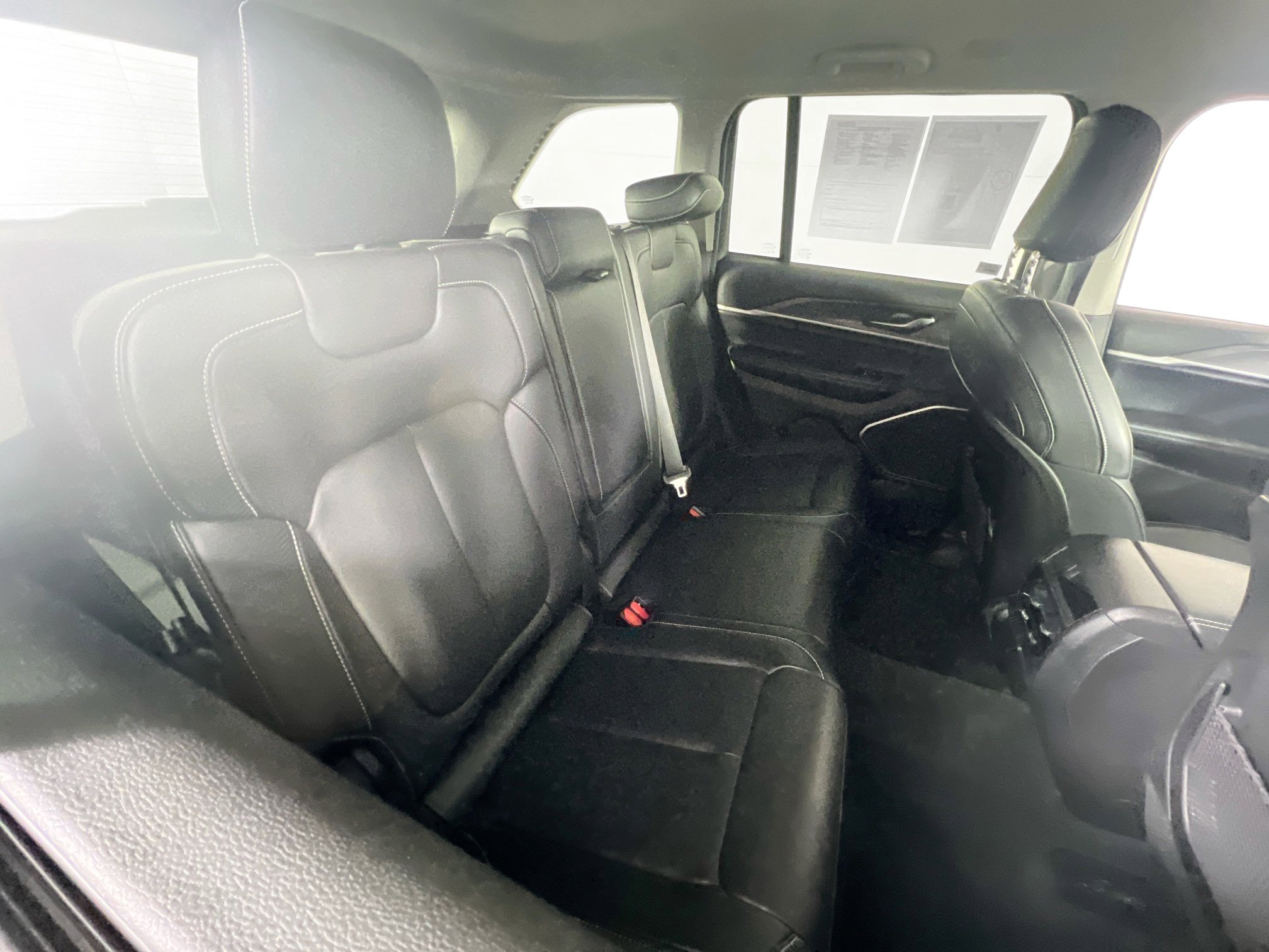 Used 2022 Jeep Grand Cherokee Limited AWD/4WD image 25