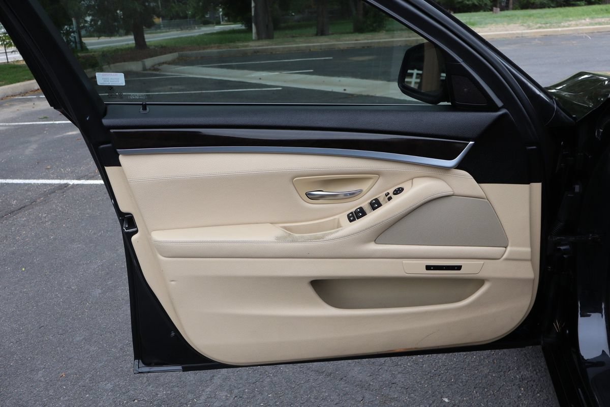 Used 2011 BMW 535i xDrive Sedan AWD/4WD image 23