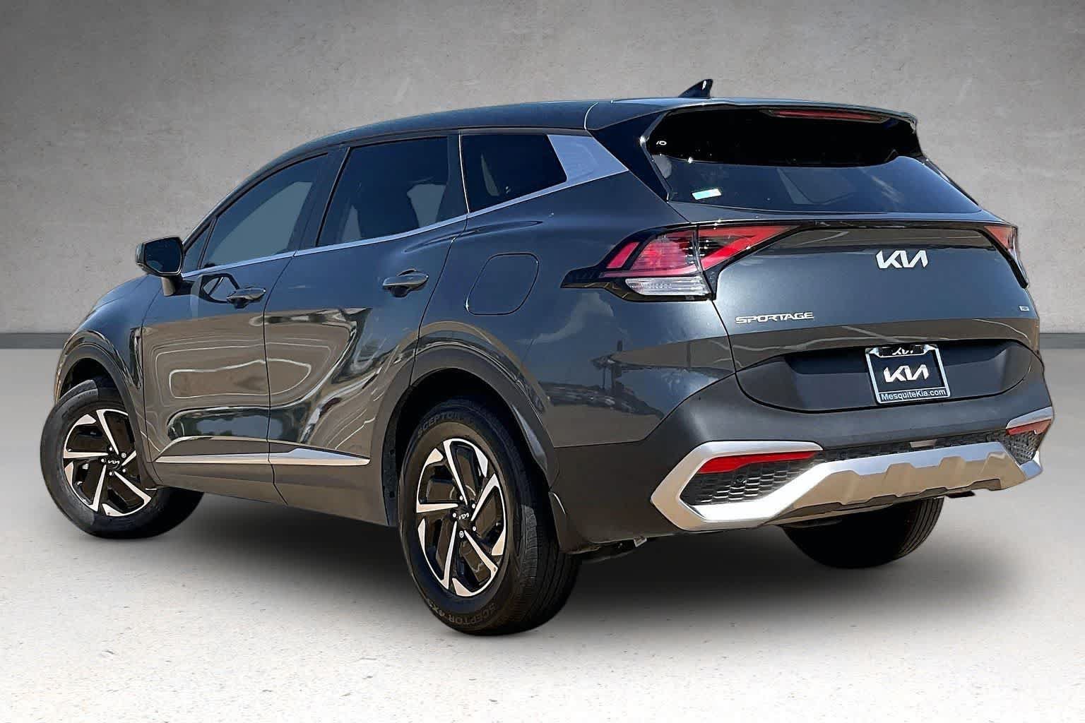 Certified 2025 Kia Sportage LX FWD image 4